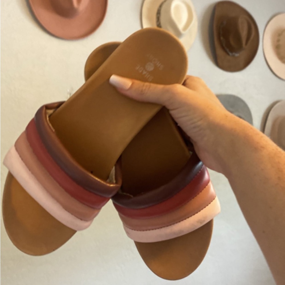 Slides shoes